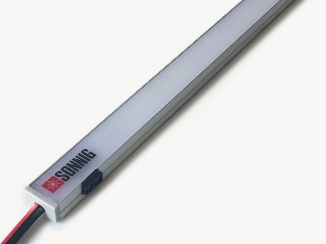 Светильник светодиодный  с сенором на преграду Sonnig Prestige 800, холодный белый свет L=755мм