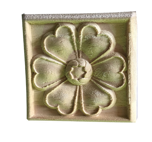 Декоративное изделие из дерева