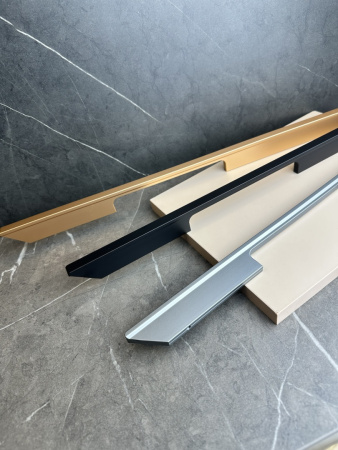 Ручка накладная 533- 800, золото матовое