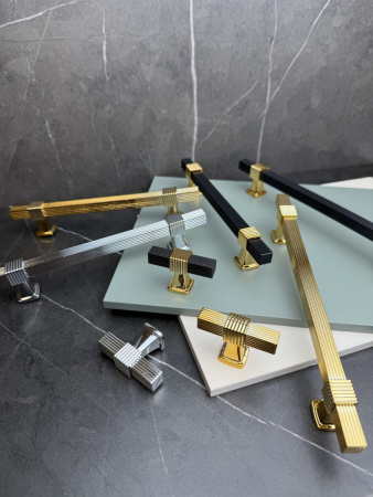 Ручка-скоба 595- 128, пластик, черный/золото