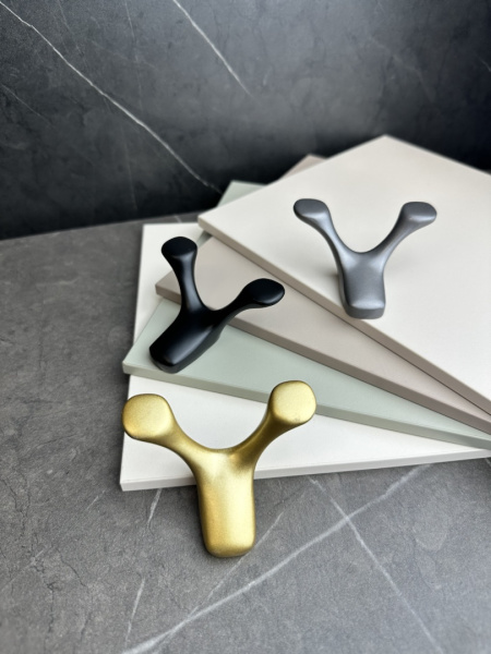 Крючок 046 - 2-х рожковый, золото матовый